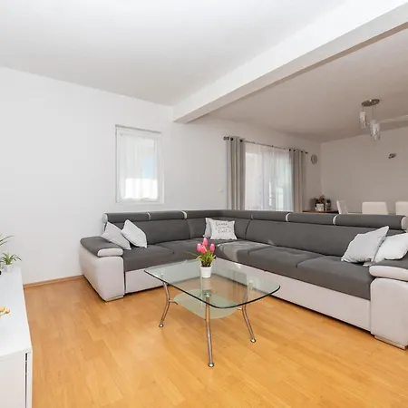 Apartament Violeta With Amazing Sea View Makarska