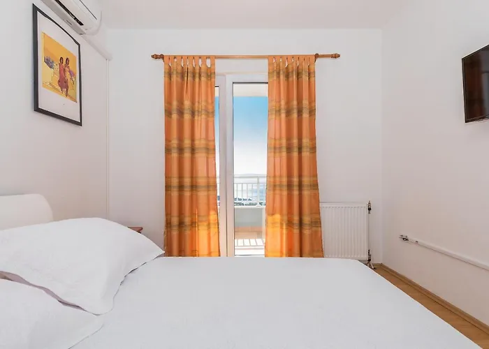 Violeta With Amazing Sea View Apartament